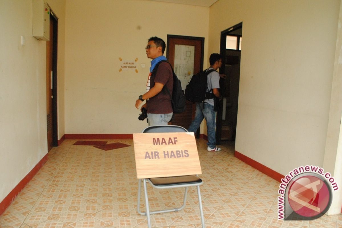 Air Bersih Macet Lagi di Pasar SAD