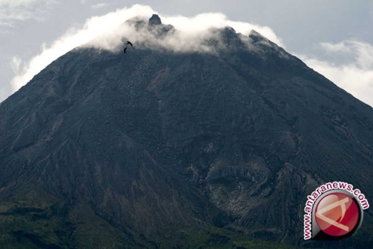 Gunung Merapi diselimuti cuaca cerah Sabtu pagi
