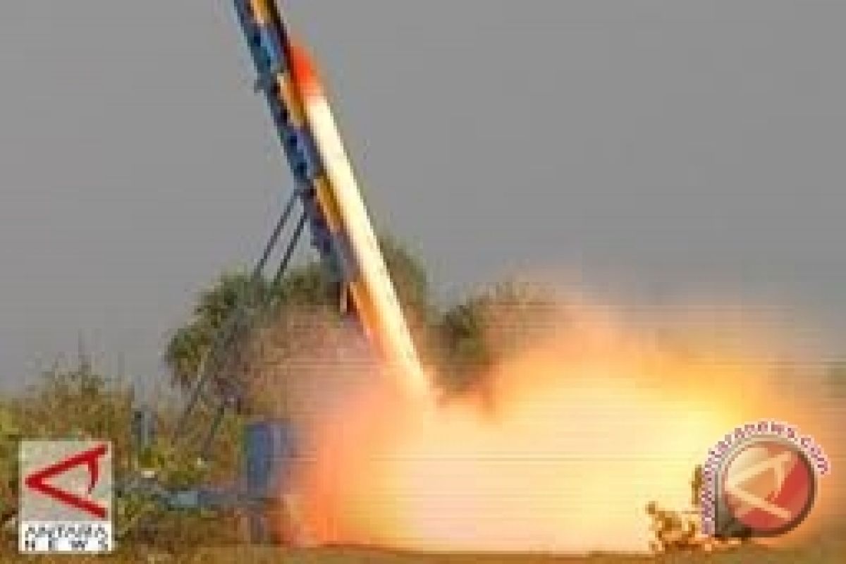 Korea Utara uji mesin roket baru