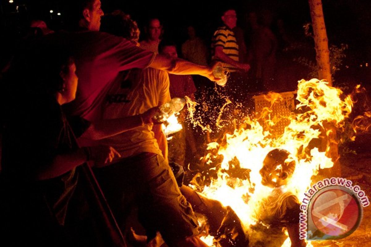 Seorang laki-laki di Semarang nekat bakar diri