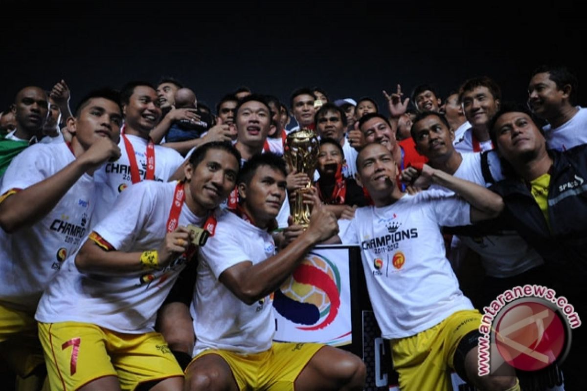  Sriwijaya FC boyong tropi Perang Bintang