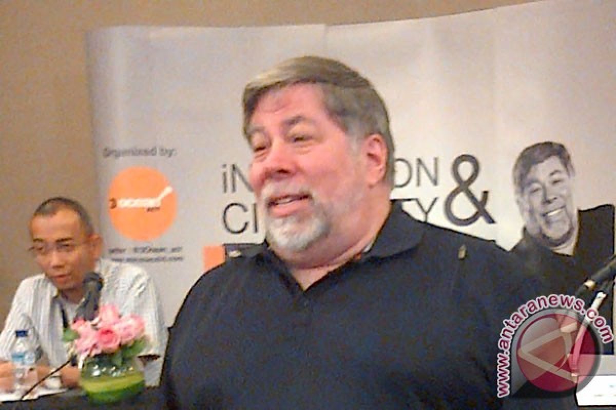 Steve "Apple" Wozniak jadi profesor di Australia