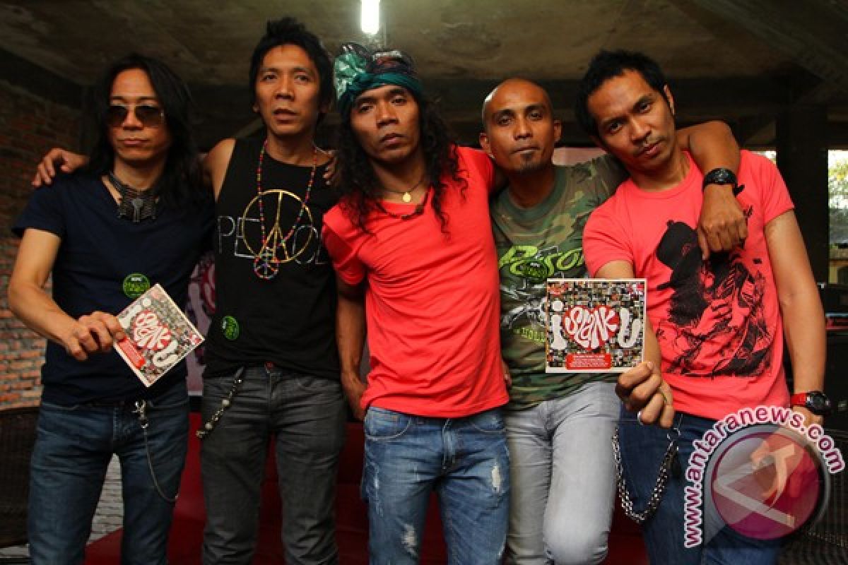 Slank jadi tokoh novel politik