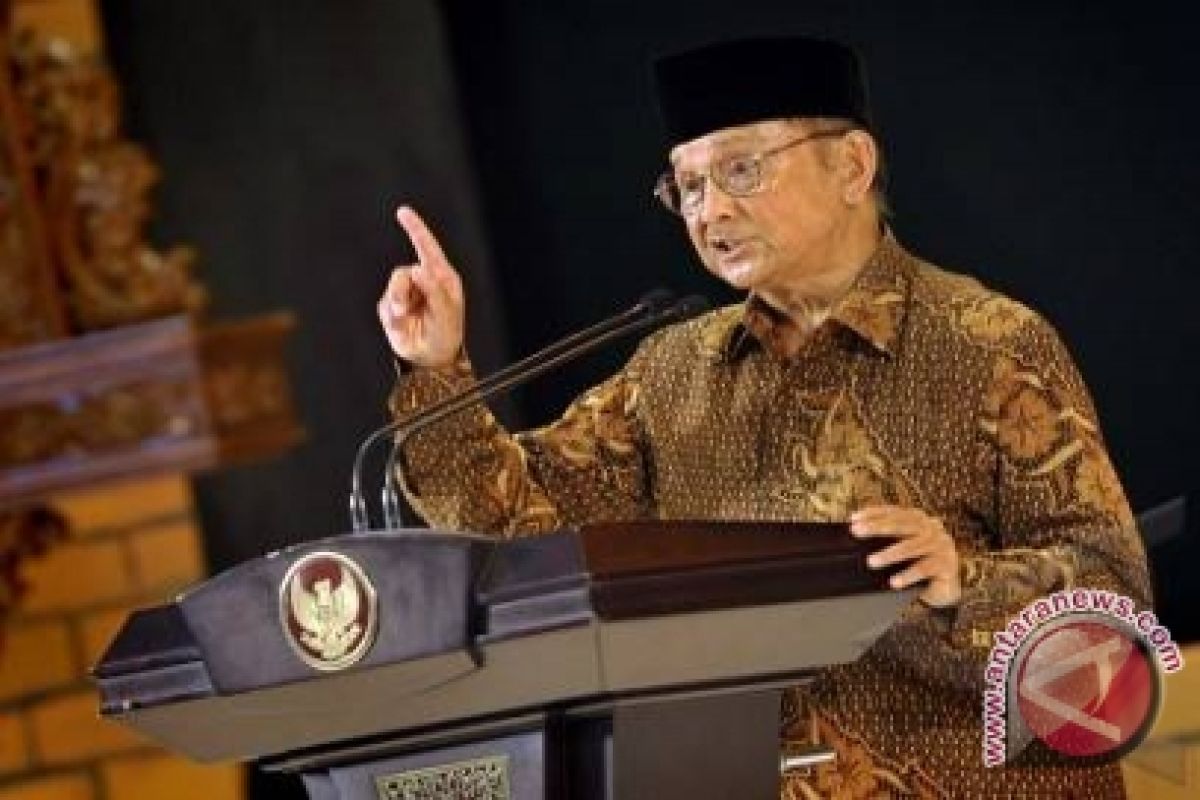 Habibie Yakin Indonesia Bisa Kembangkan Teknologi Dirgantara        