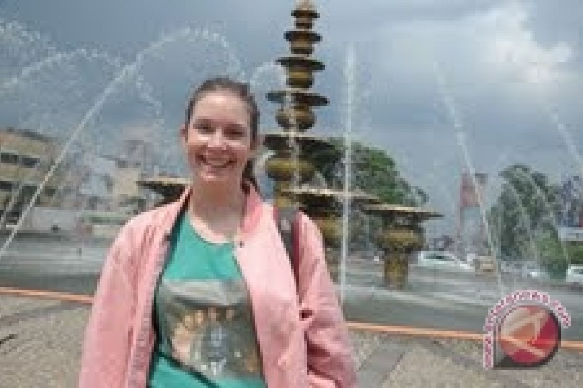 Agathe gadis Perancis keliling dunia sendiri