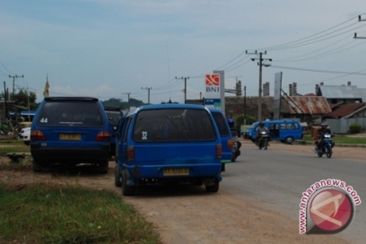 Sopir Angkot Protes Retribusi Parkir di Berau 