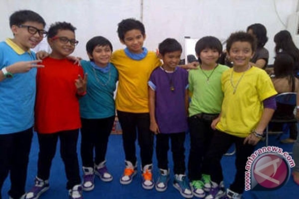 'Boy Band' Cilik Super 7 Ramaikan Industri Musik