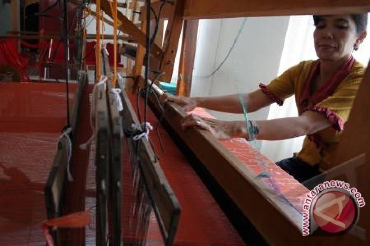 Alat tenun ulos dipamerkan di Tapanuli Tengah  