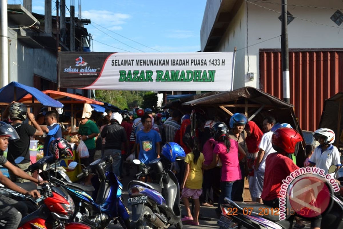 Pusat Kuliner Ramadhan dan Pasar Ikan Macet