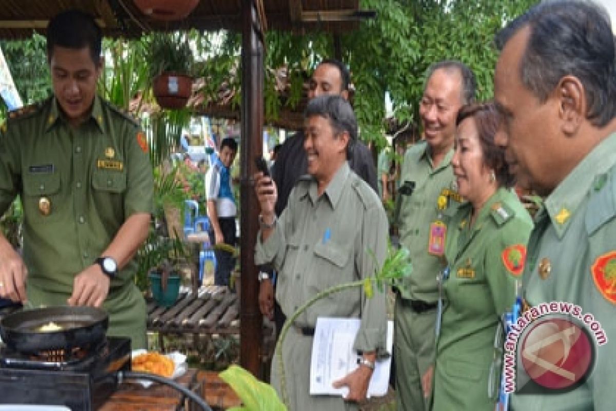 Wawali Manado juri lomba desa