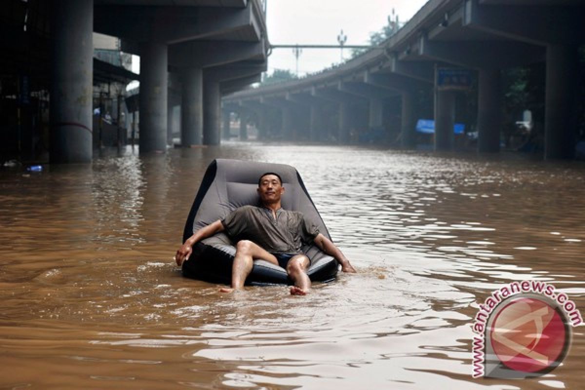 Banjir, tanah longsor di Cina Tewaskan 87 orang, ribuan dievakuasi