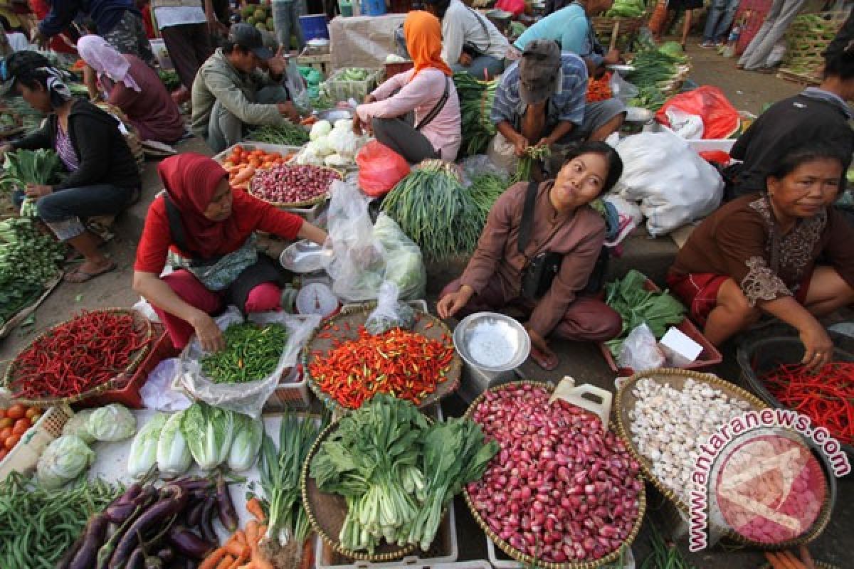 Harga beras dan sayur masih stabil meski BBM naik