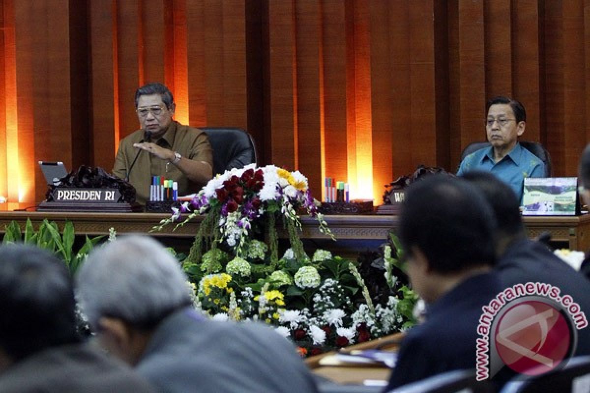 President Yudhoyono chairs cabinet meeting on fuel subsidy policy
