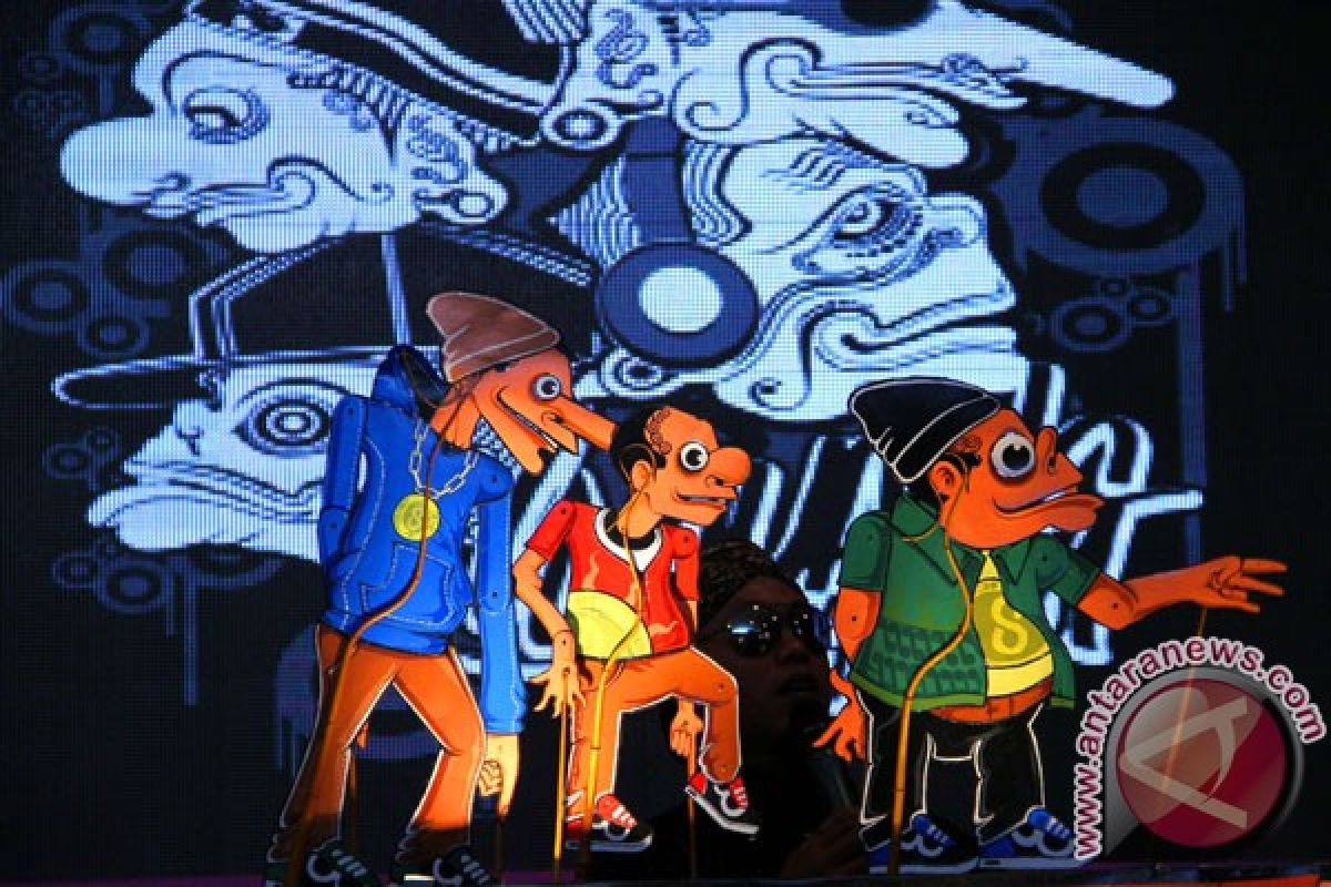 Indonesian revives national ideology with shadow puppet shows