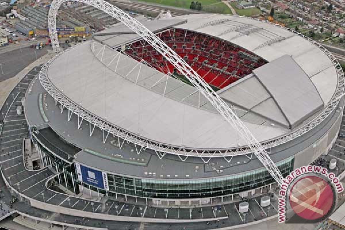 TEROR PARIS - Seluruh Wembley nyanyikan "La Marseillaise"