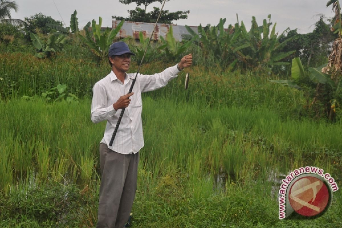 Memancing, Cara Pemuda Banjarmasin Bunuh Waktu Puasa