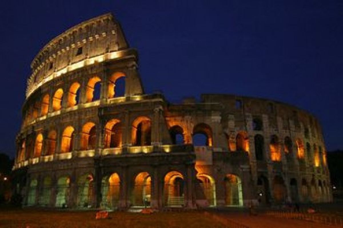 First Pisa, now Rome`s Colosseum - it`s leaning