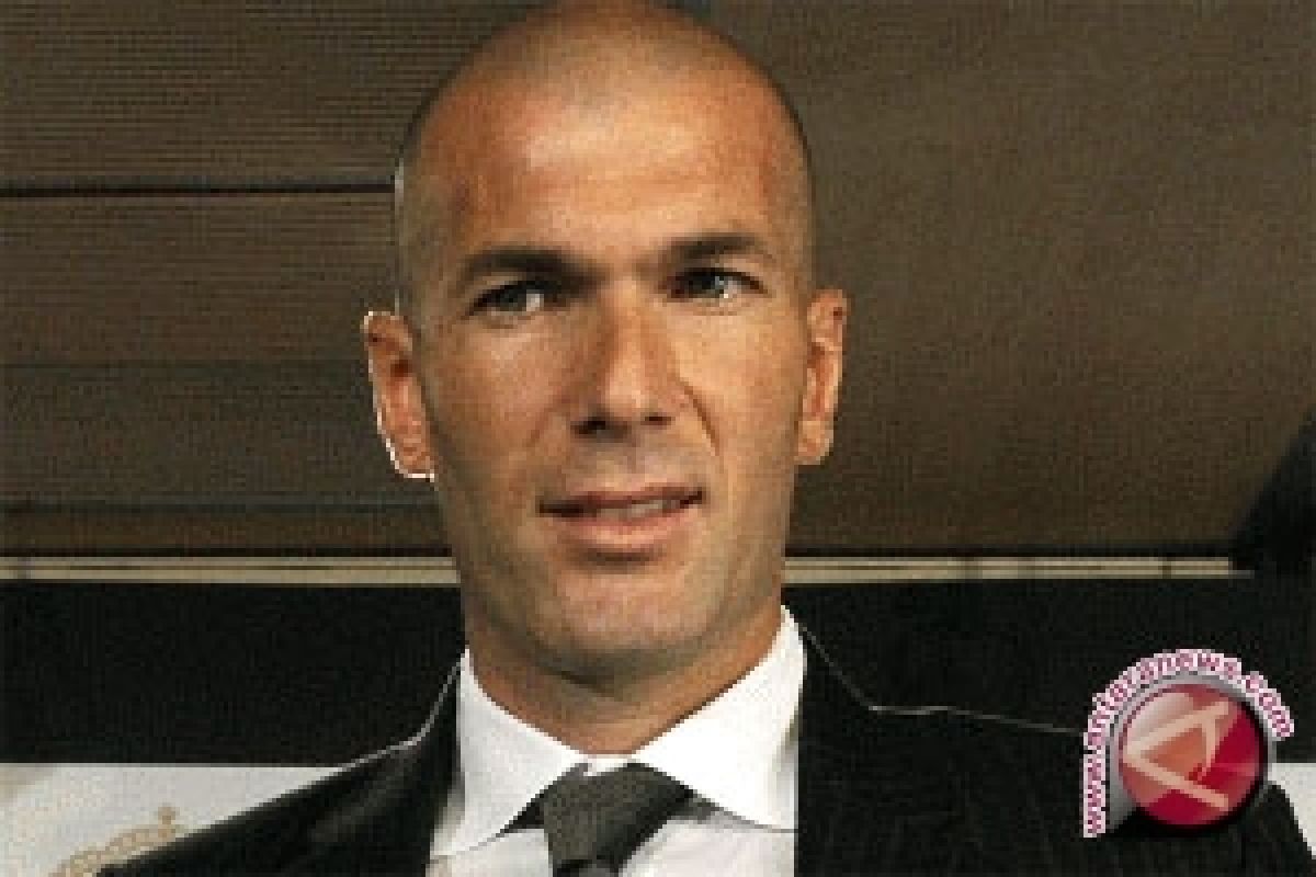 Zidane kandidiat pelatih Prancis terbaik 2017