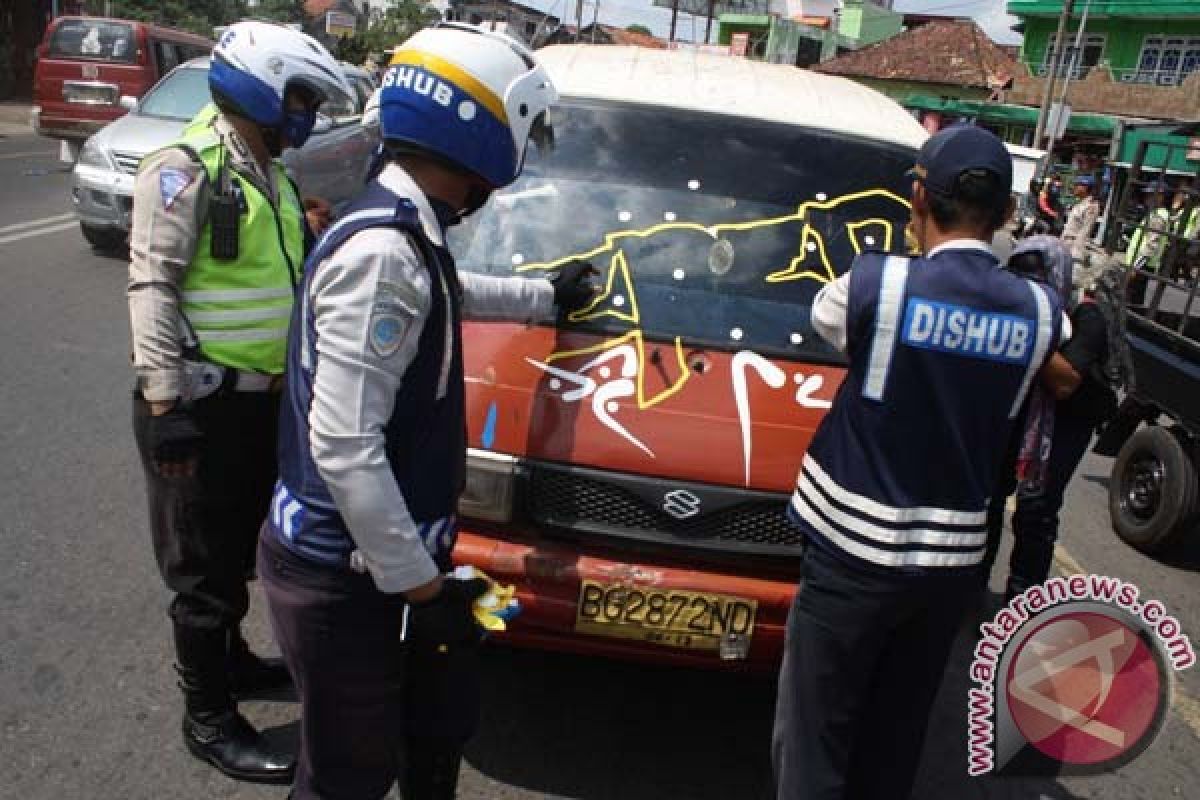 Bersihkan stiker 