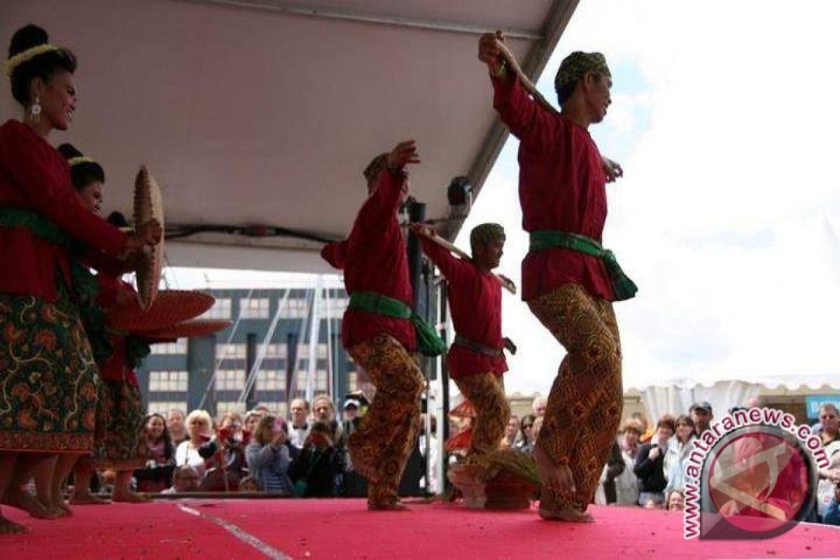 Jepen Diminati Pengunjung Festival Maritim