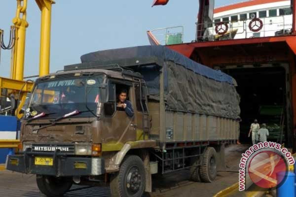 Truk ekspedisi dilarang lintas Pelabuhan Merak H-4