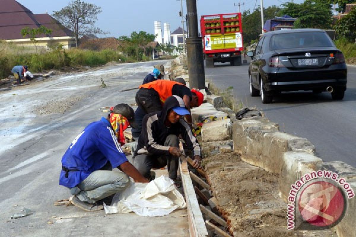 Kalangan DPR usul jalan nasional gunakan beton