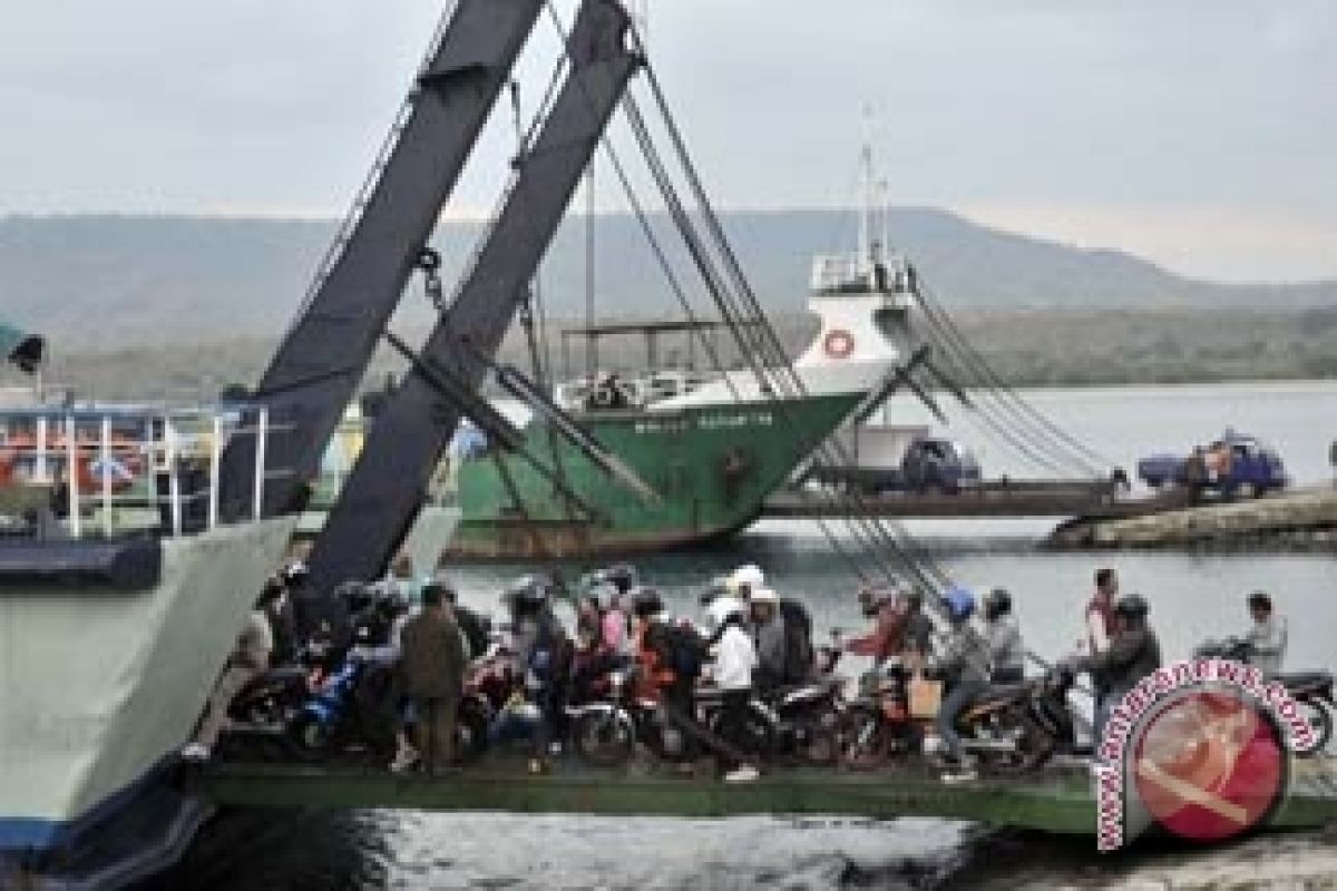 Kemenhub: penumpang kapal ferry menurun drastis usai tsunami