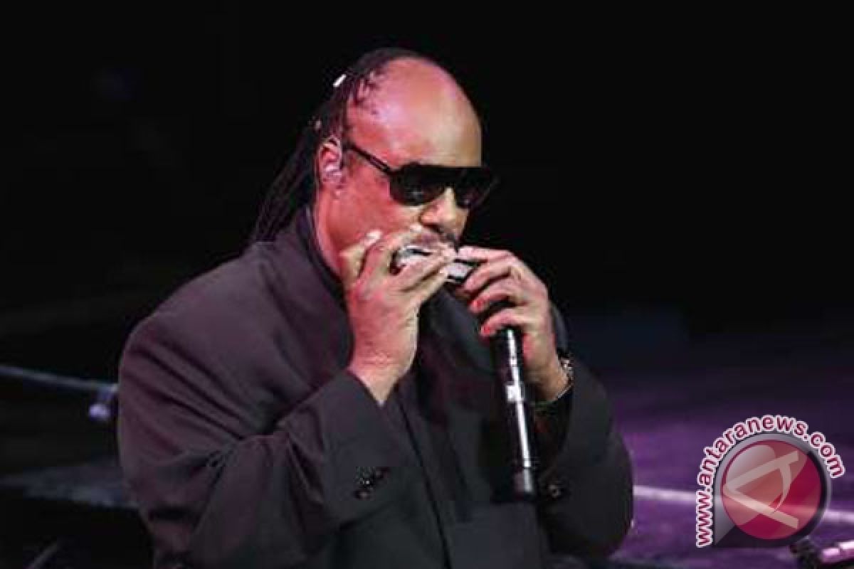 Stevie Wonder ajukan gugatan cerai atas Kai Millard Morris