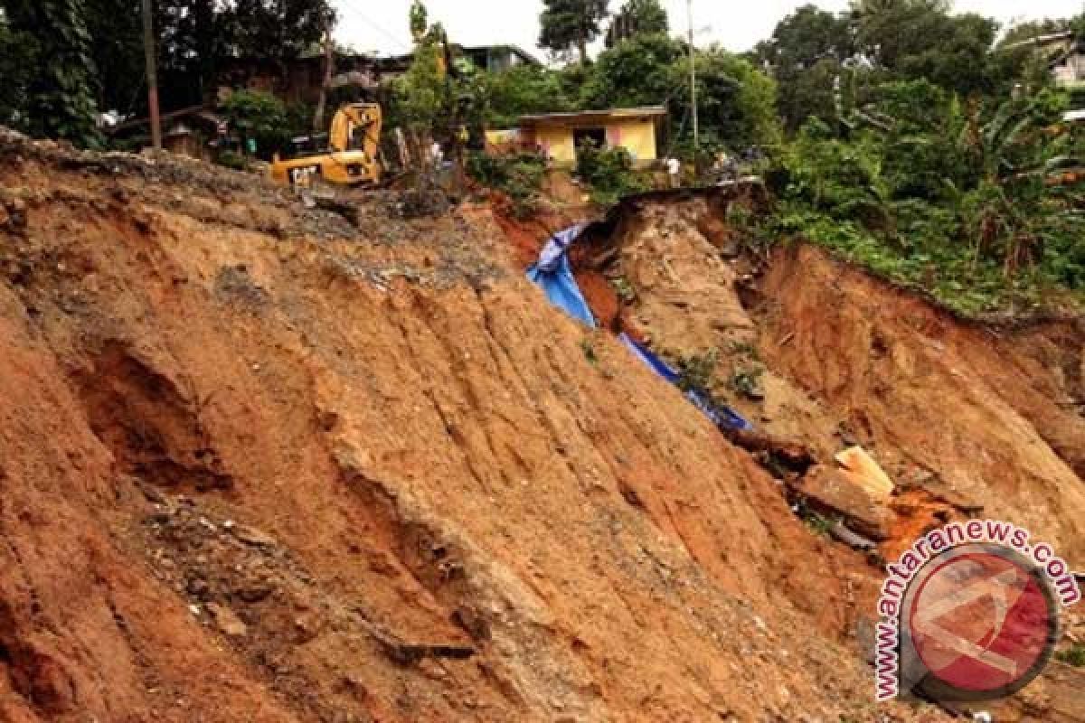 Longsor terjadi di dua wilayah di Temanggung 