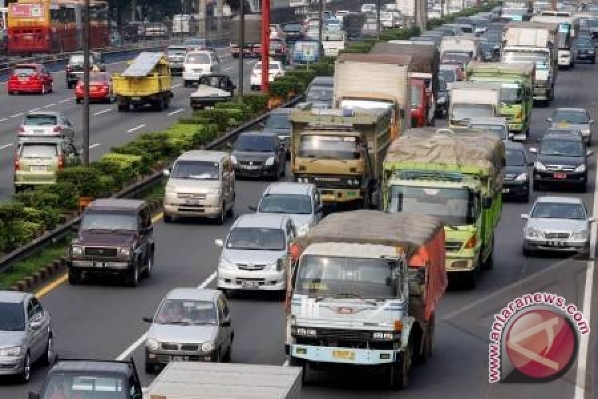 Bus dan truk dilarang melintas Jalan Kabupaten