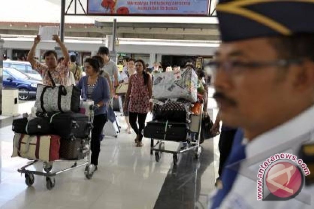 Penumpang Bandara Mulai Meningkat 