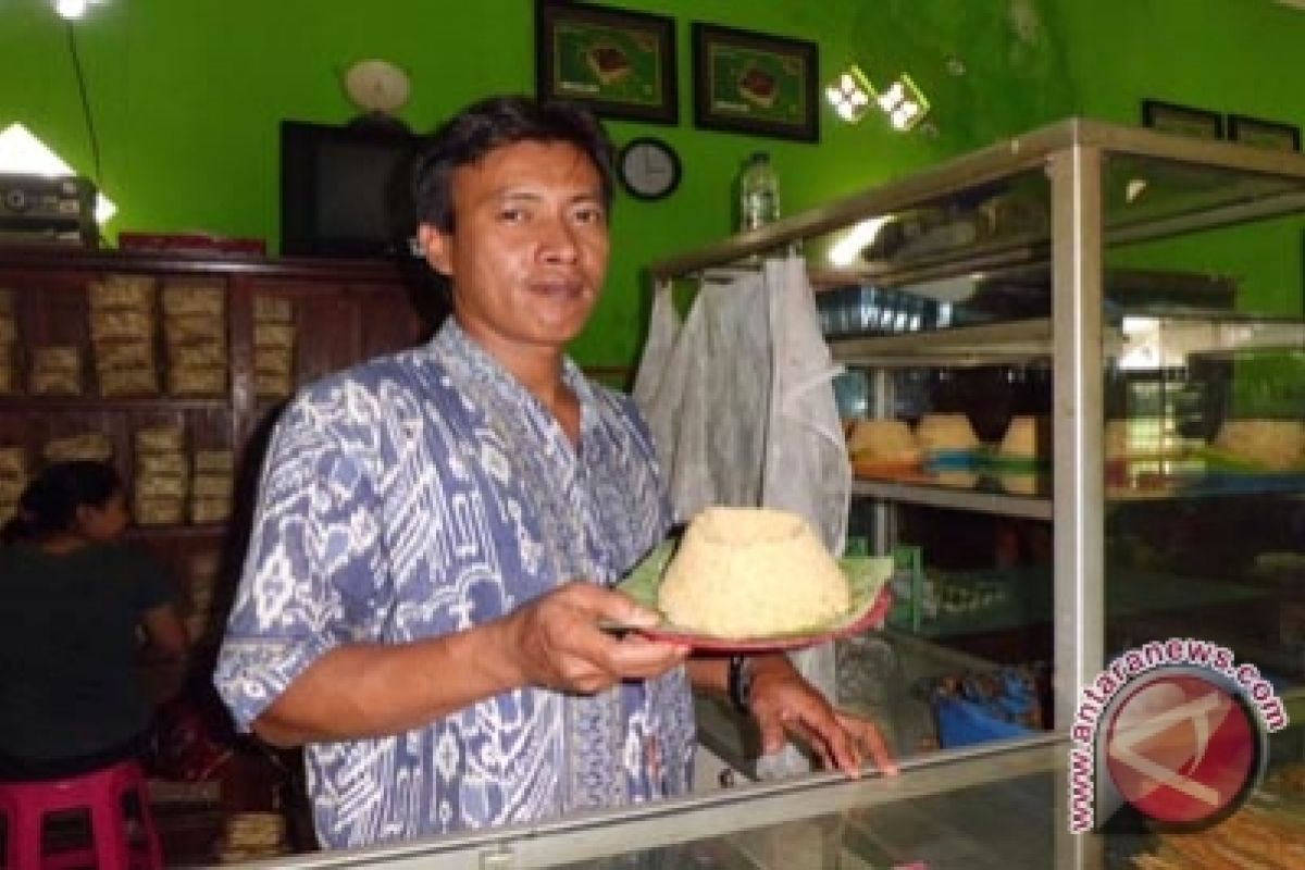 Pemudik borong tiwul makanan khas Gunung Kidul