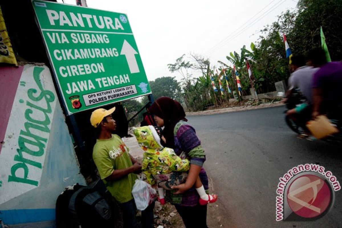 Dishub Bekasi mulai pasang rambu jalur mudik