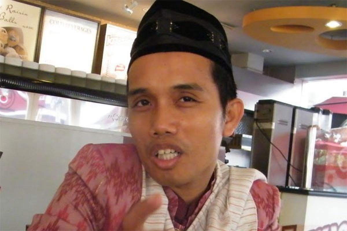 Maulana from TransTV breaks fast at US Embassy