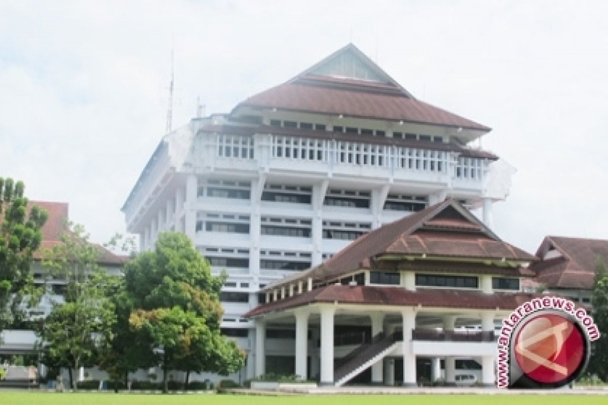 Plafon rapat kantor gubernur ambruk