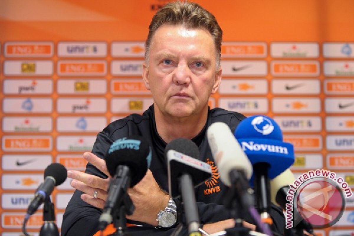 Van Gaal tepis kabar hubungan buruk dengan Giggs