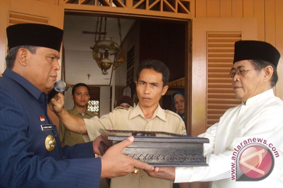 Duplikat bendera pusaka diserahterimakan di rumah Fatmawati 