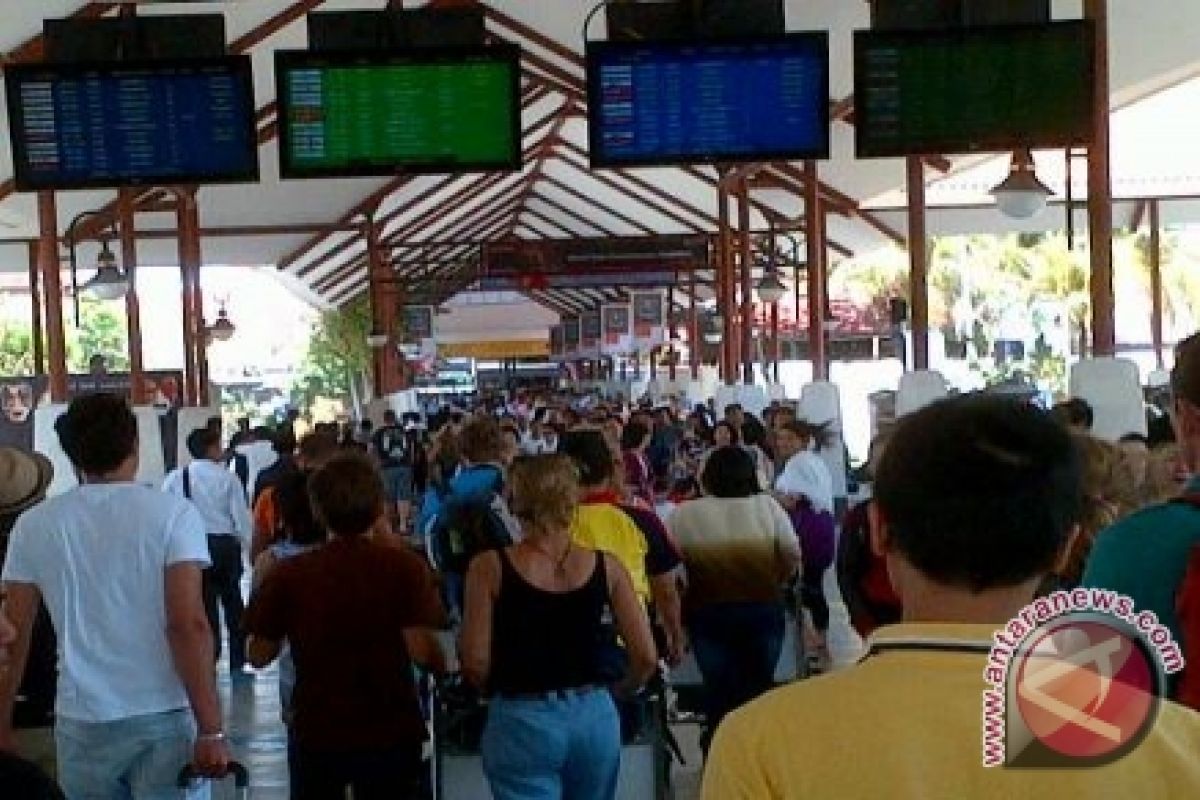 Bandara Didominasi Arus Kedatangan