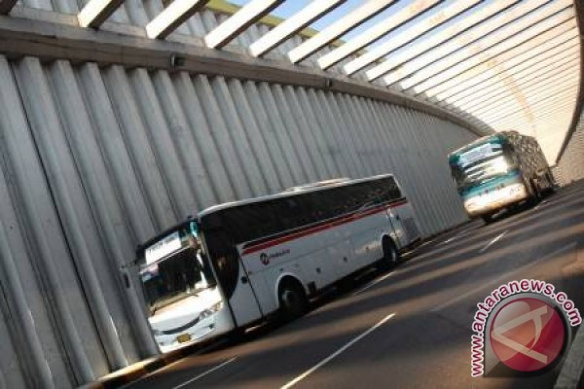 Nagreg menuju arah Garut dan Tasikmalaya macet