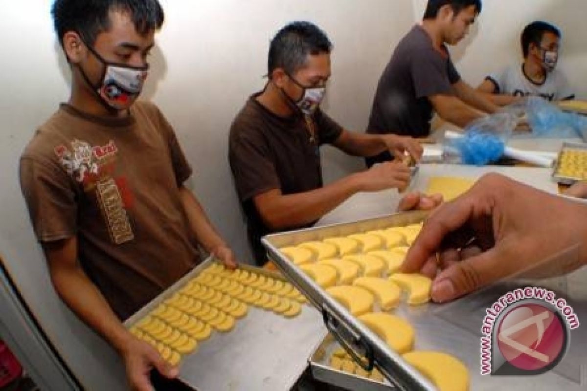 Gotong Royong Memasak Antisipasi Melonjaknya Harga Kue