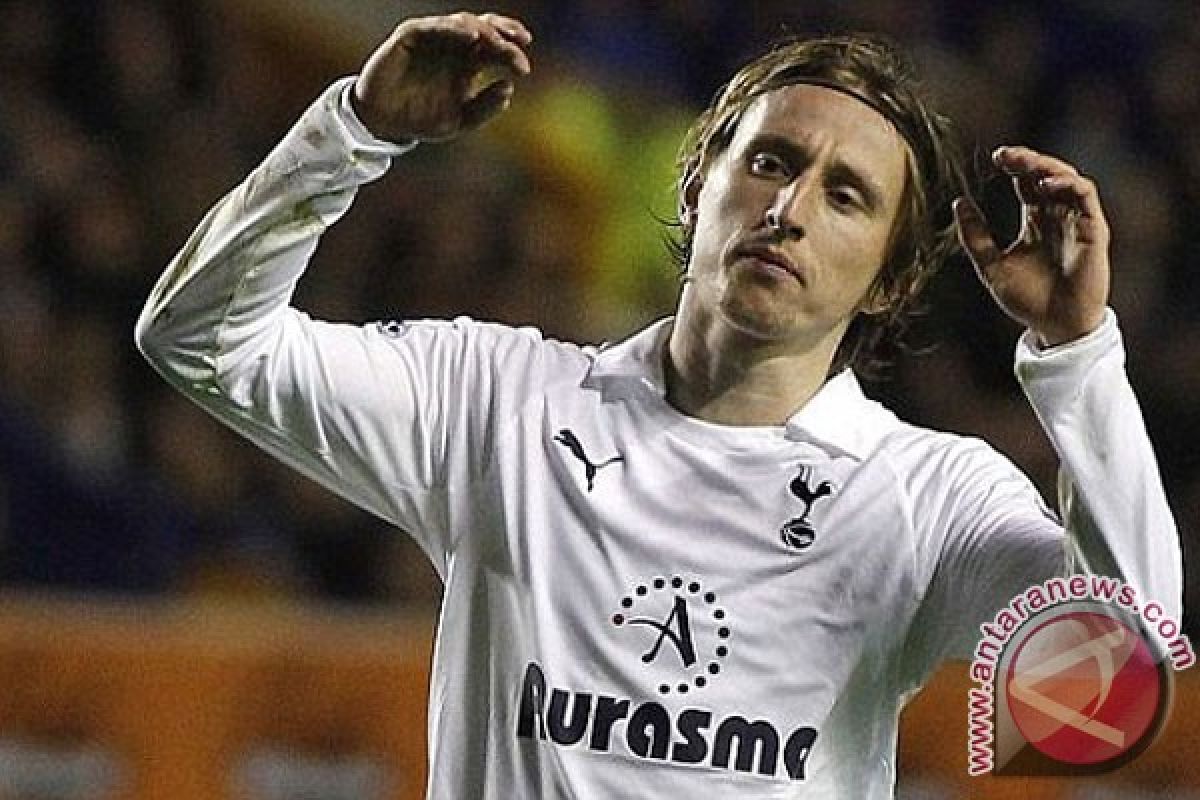 Luca Modric absen tiga bulan karena cedera