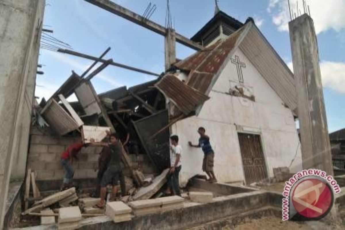 87 Houses Damaged In Poso Quake 