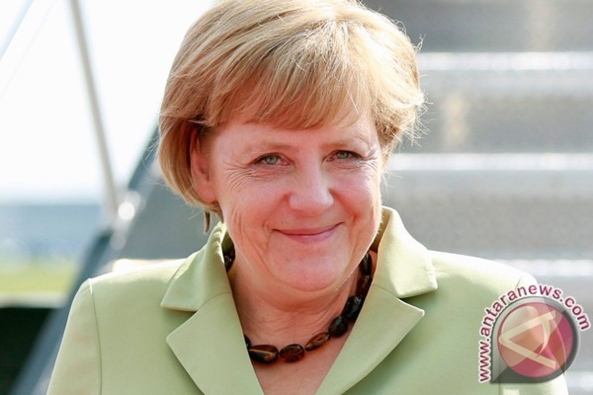 Merkel tops forbes list of powerful women; clinton no. 2