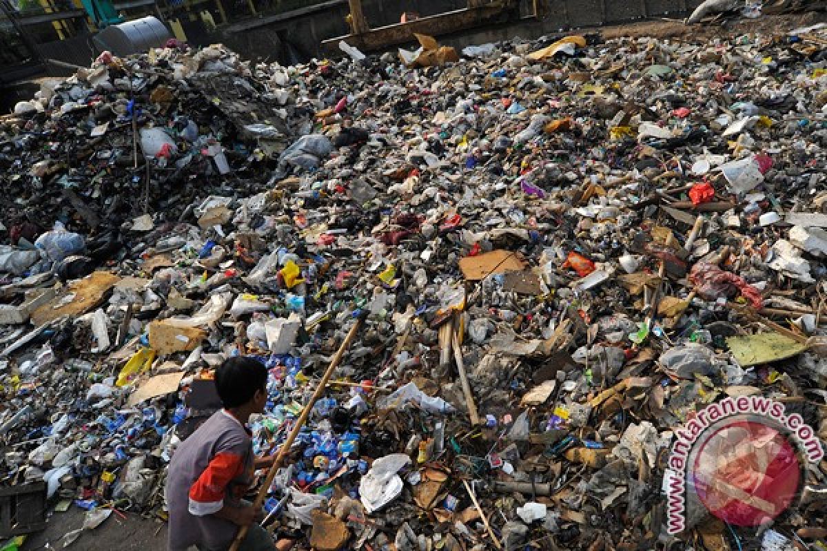 Malam pergantian tahun, sampah Jakarta 6.615 ton