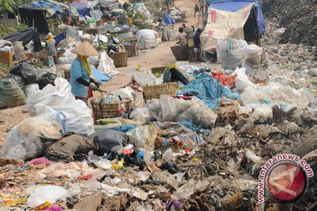 Warga keluhkan Kota Baturaja penuh sampah kiriman