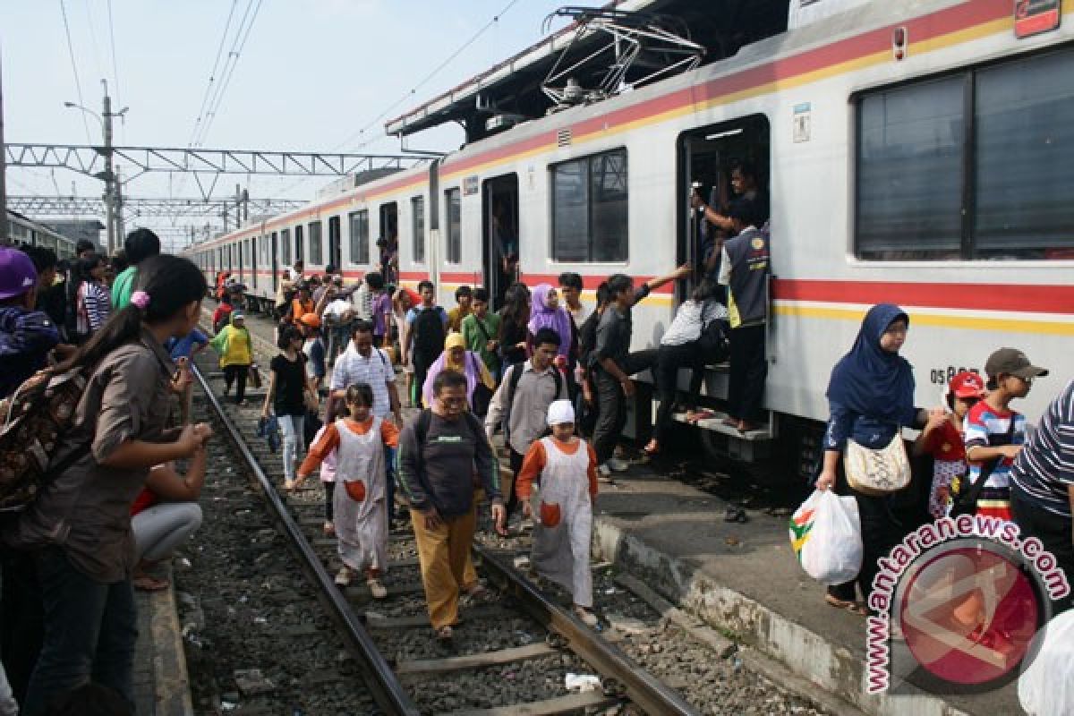 Perjalanan KRL dari stasiun Bogor lancar