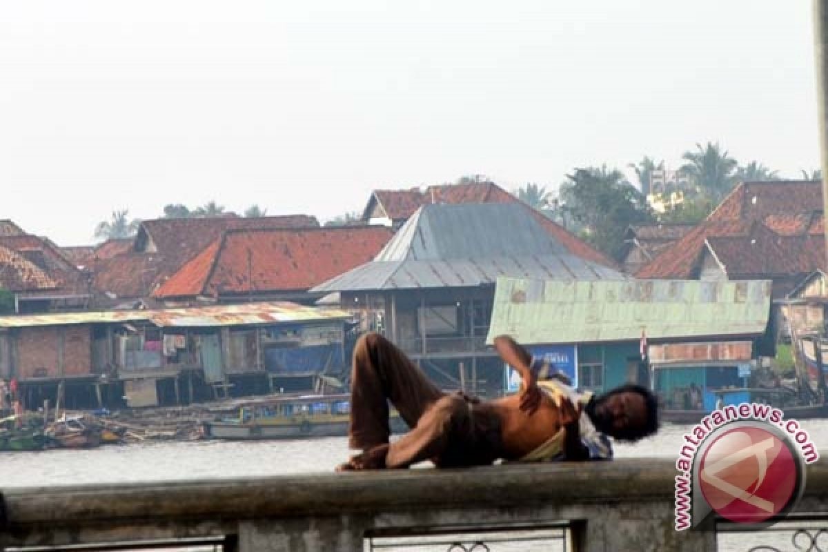 Menempa "Orang Gila" sembuh dan mampu bekerja 