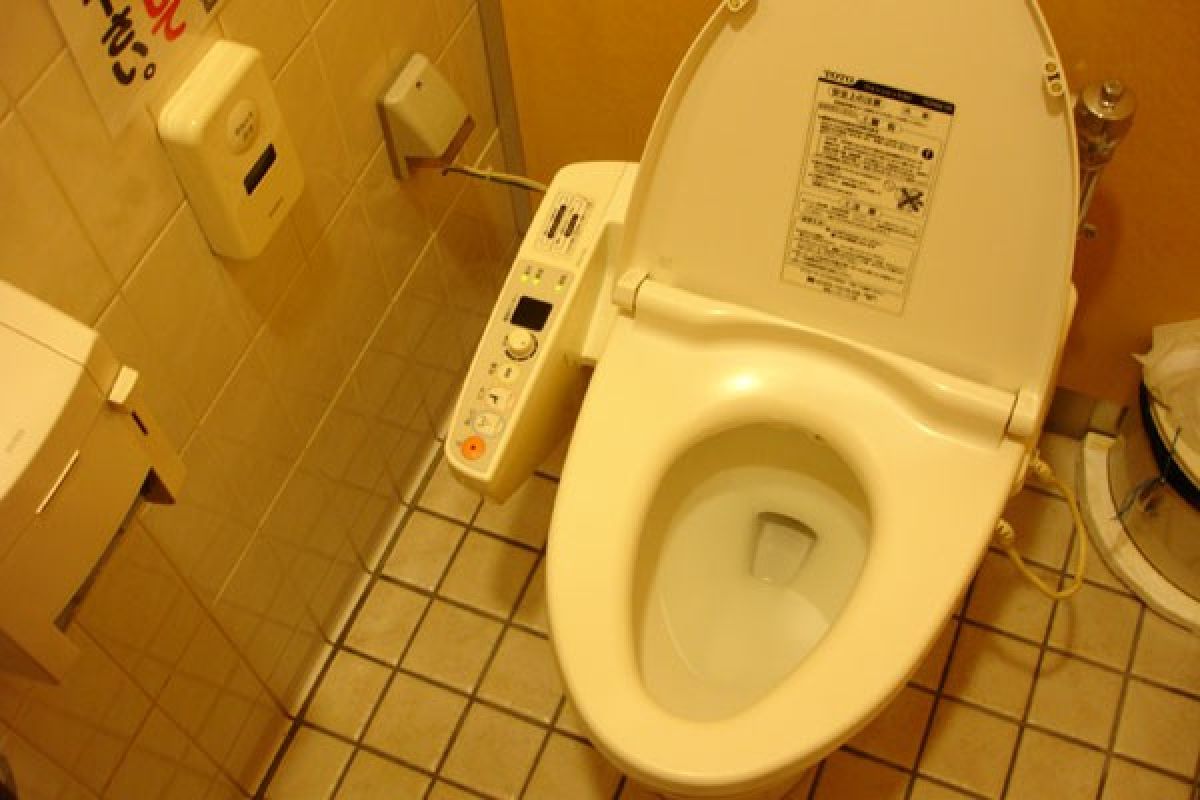 Pelayanan toilet di bandara semakin baik