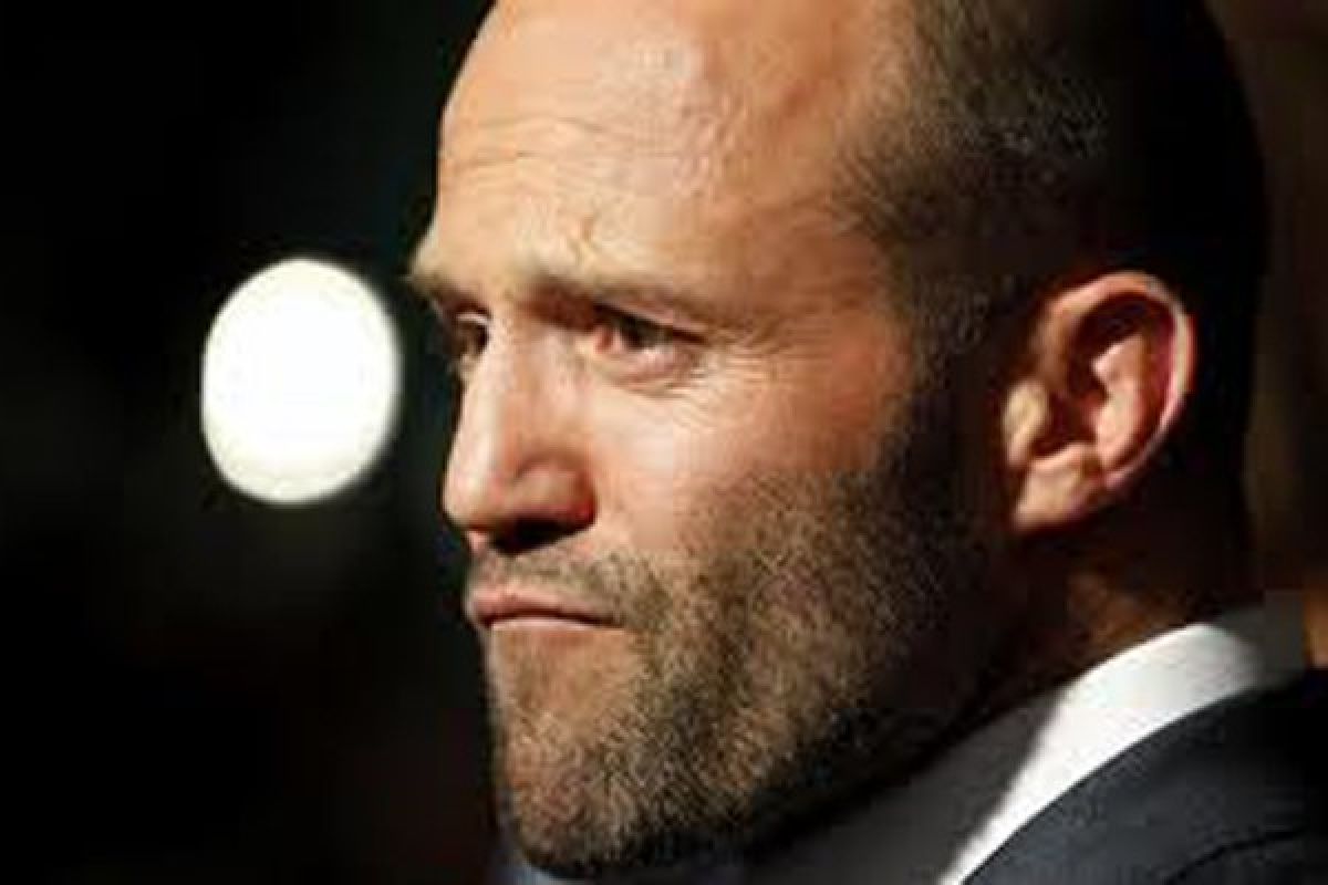 Jason Statham tampil "lembut"  di Hummingbird