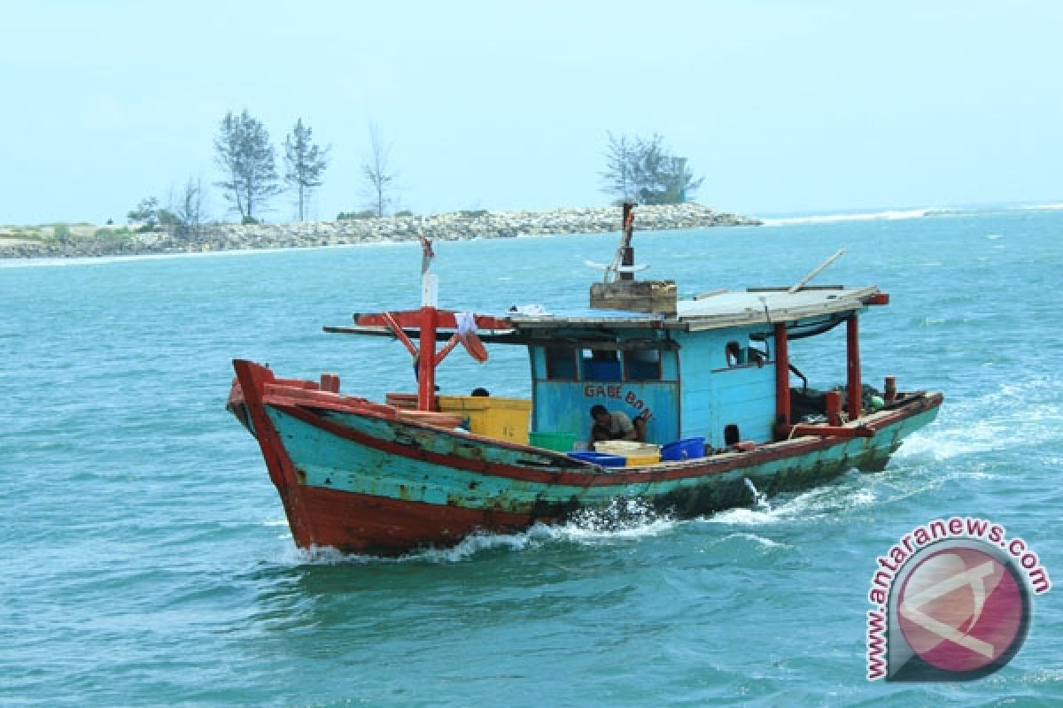 DKP Mukomuko: Tinggi gelombang membahayakan perahu nelayan